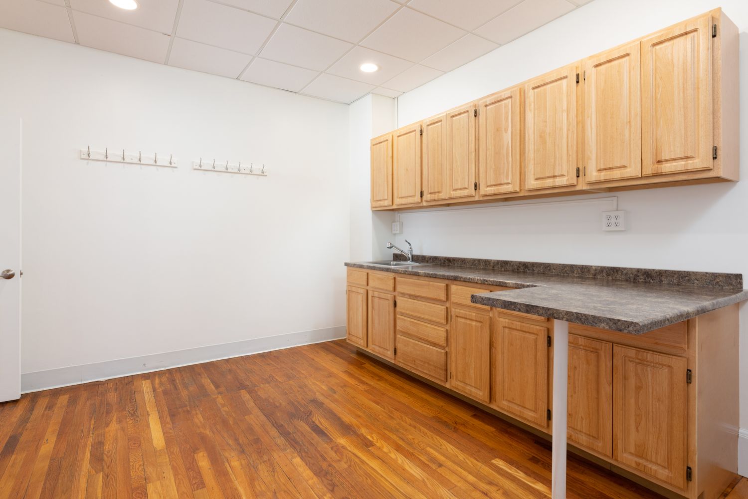 4th Floor Suite